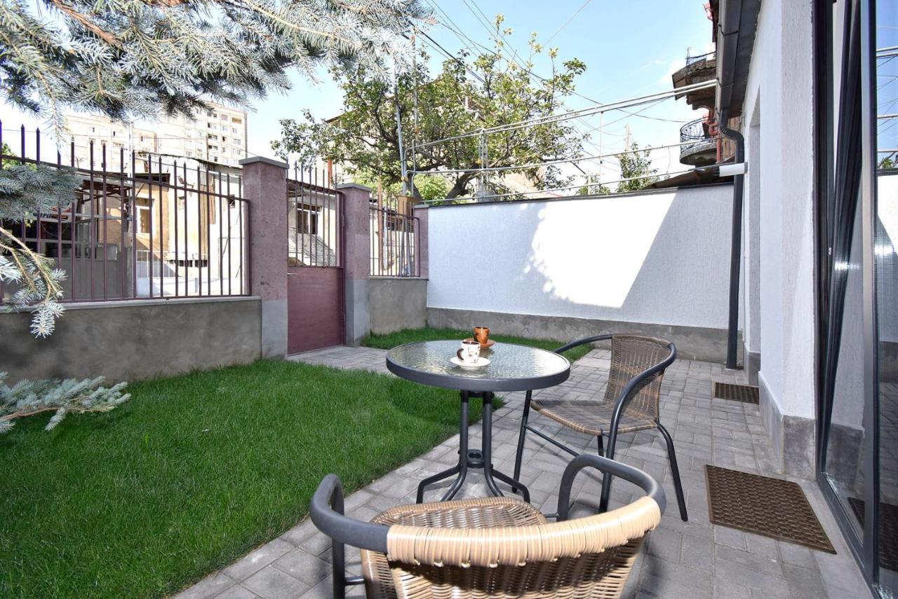 The Nut Guest House Yerevan Luaran gambar